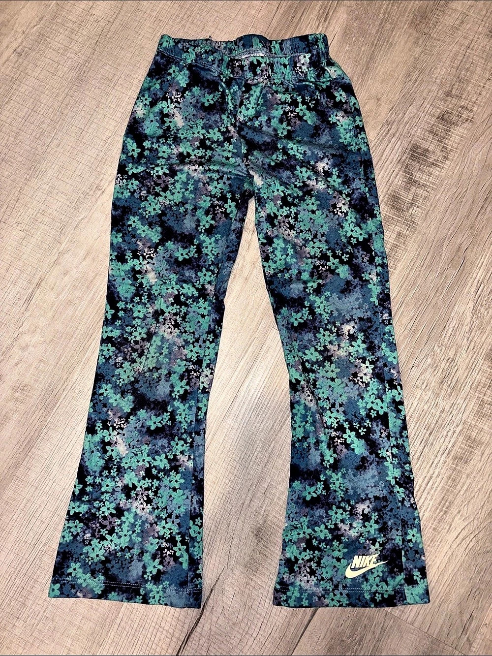 Nike Sportswear Flared legging Floral Pants Blue & Green